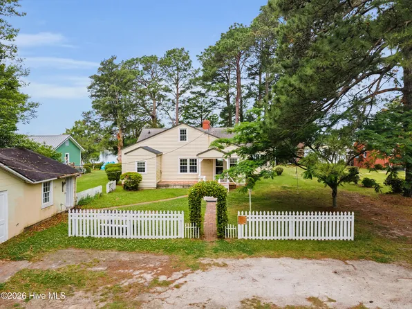 402 Madam Moores Lane, New Bern, NC 28562