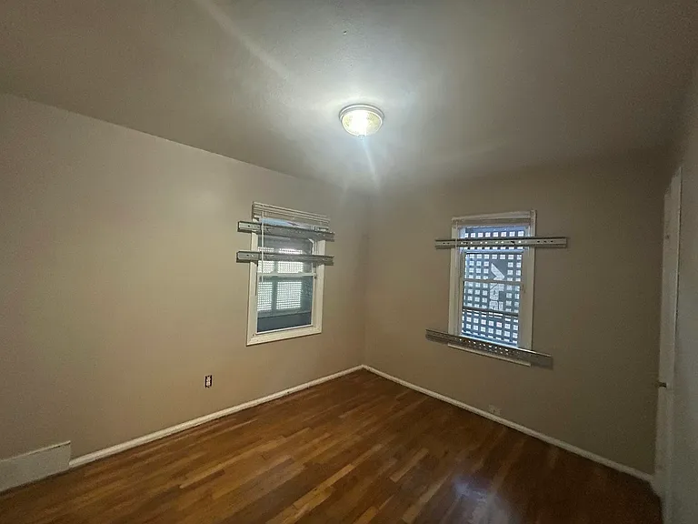 19313 Stahelin Ave — Photo 12
