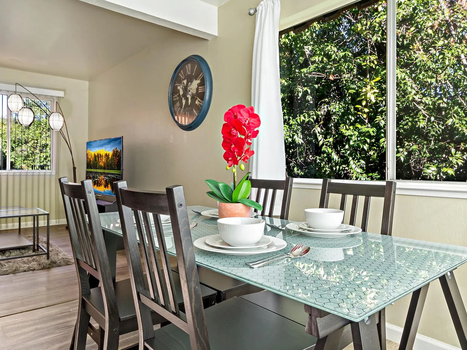 2420 Karen Dr — Photo 2