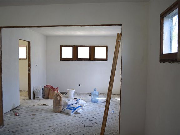 4th image of 1346 Blaisdell St