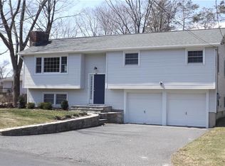 80 Kellogg St, Brookfield, CT 06804