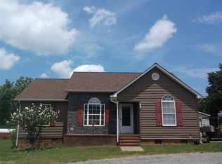 1520 Gibbs Rd, Reidsville, NC 27320