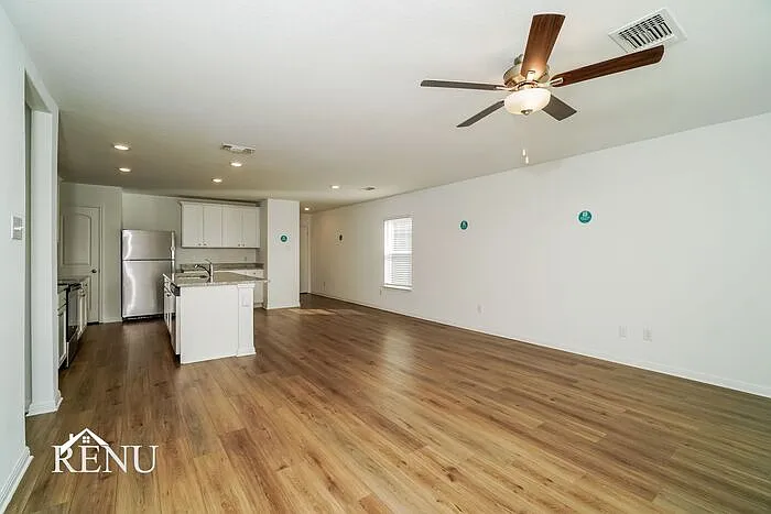 121 Scarborough Bnd — Photo 6