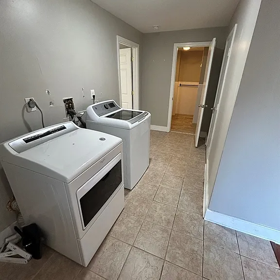 52 Port Norfolk St #1 — Photo 13