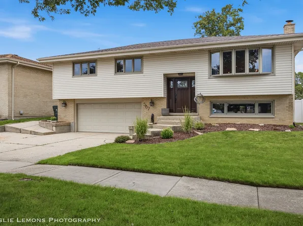 567 Irmen Dr, Wood Dale, IL 60191