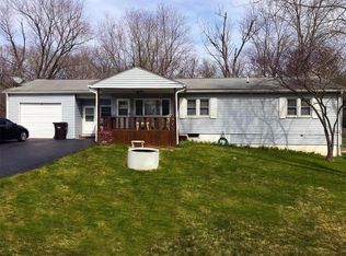 5669 E Milspring Cir, Godfrey, IL 62035