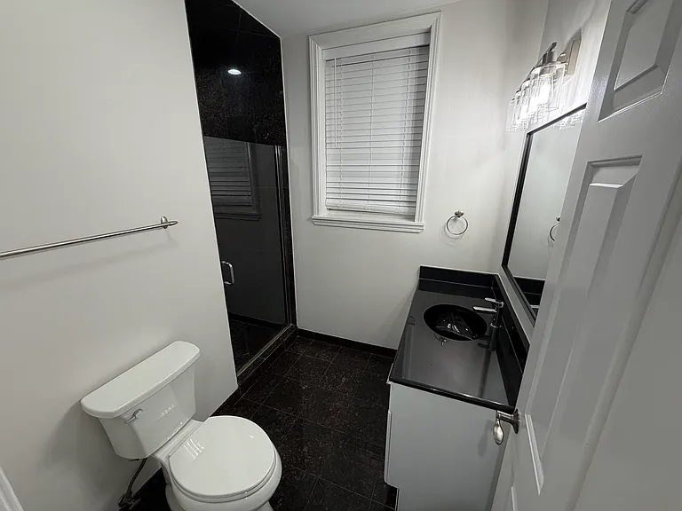 1347 N Sedgwick St #4N — Photo 13