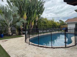 9711 Gardenia Dr, Palm Beach Gardens, FL 33410