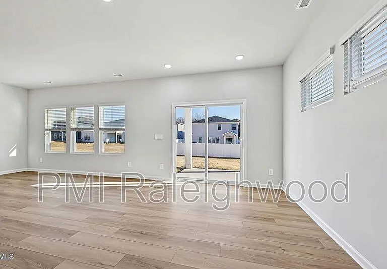 528 Bridger Dr — Photo 9