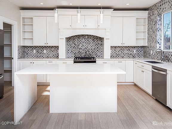 3rd image of 3030 E Sandman Cir