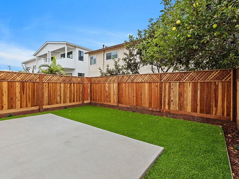 243 Dahlia Ave — Photo 15