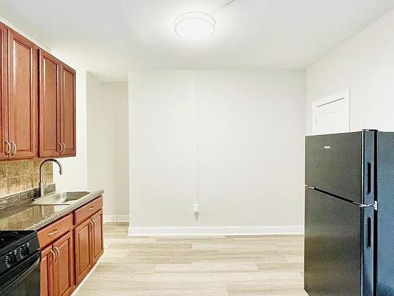 3rd image of 67 Stuyvesant Ave #3A