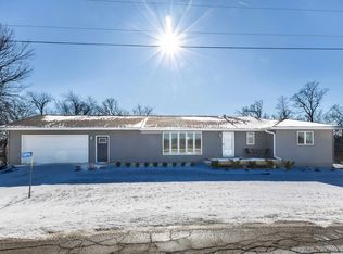 15896 Humke Rd, Dubuque, IA 52002