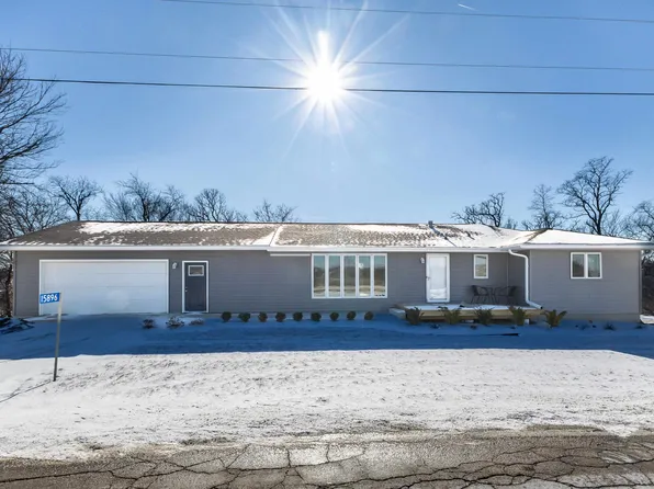 15896 Humke Rd, Dubuque, IA 52002
