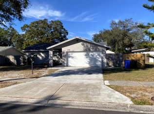 2078 Southpointe Dr, Dunedin, FL 34698