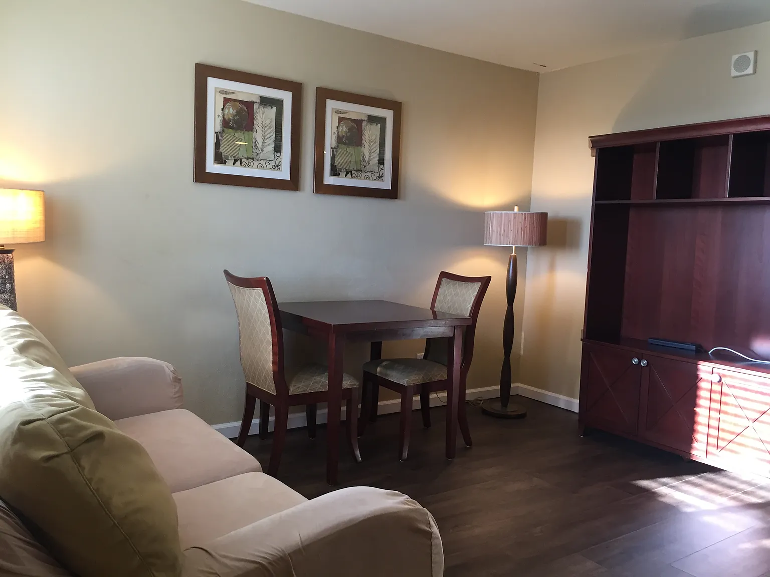 2 bed, 750 sqft, $2,350 — Photo 3