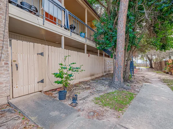 8201 Richmond Ave APT 64, Houston, TX 77063