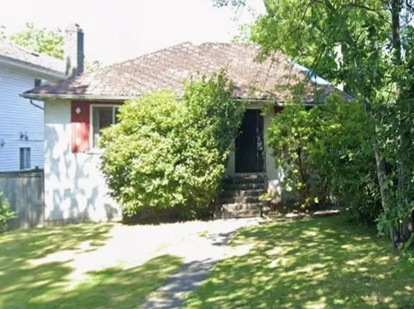2315 W 13th Ave, Vancouver, BC V6K 2S5