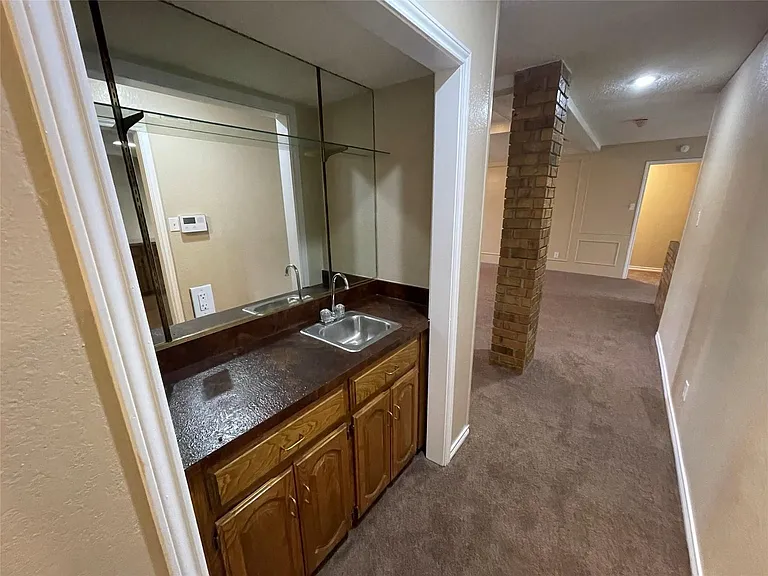 407 Hillcroft Cir — Photo 9