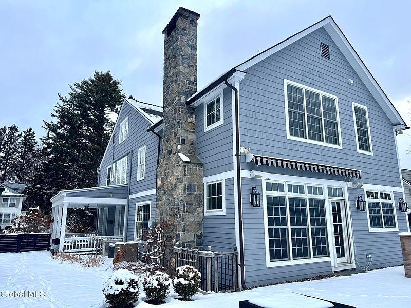 4th image of 40 5th Avenue