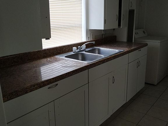 4th image of 811 Eastern Ave