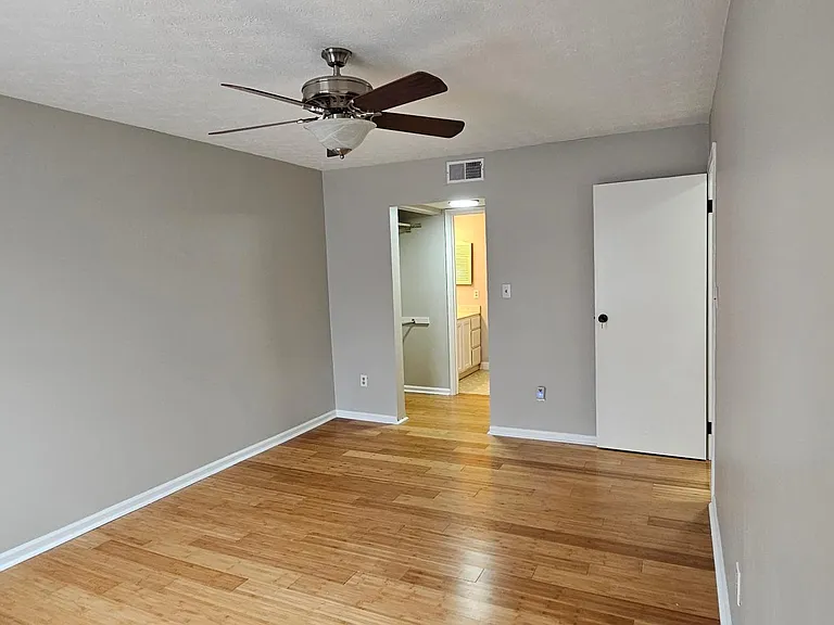 5275 Portland St #304 — Photo 9