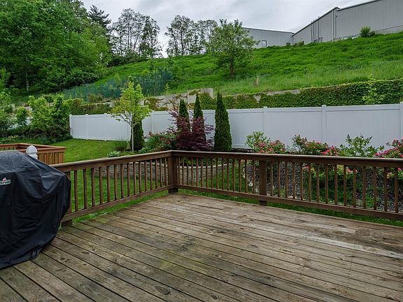 4th image of 7238 Mariemont Cres