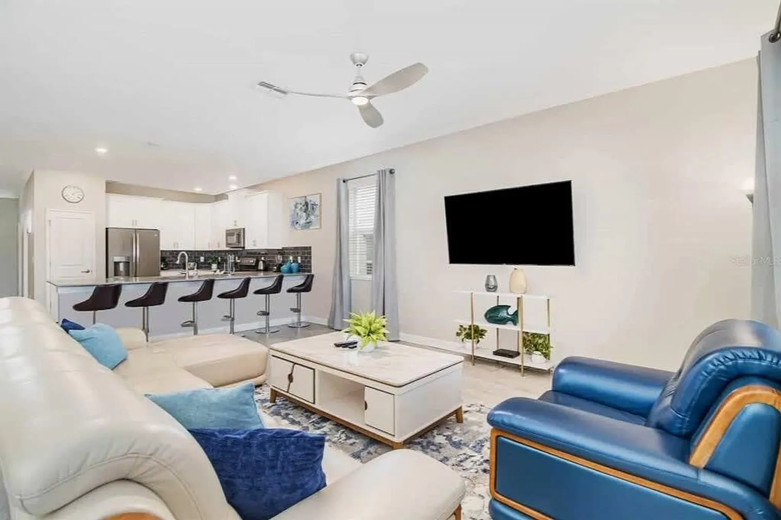 9 bed, 5.0 bath, 3907 sqft, $6,970 — Photo 2