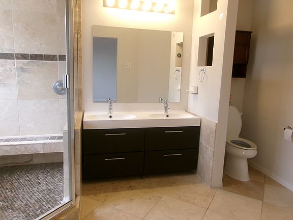 2nd image of 8809 Oakwood Ln