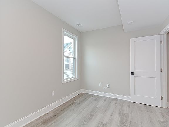 3rd image of 5 John St #3
