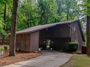 552 Edgefield Dr, Stone Mountain, GA 30087
