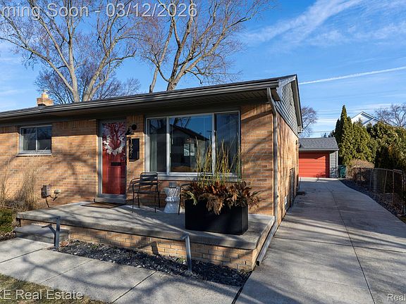 3rd image of 1922 Princeton Rd