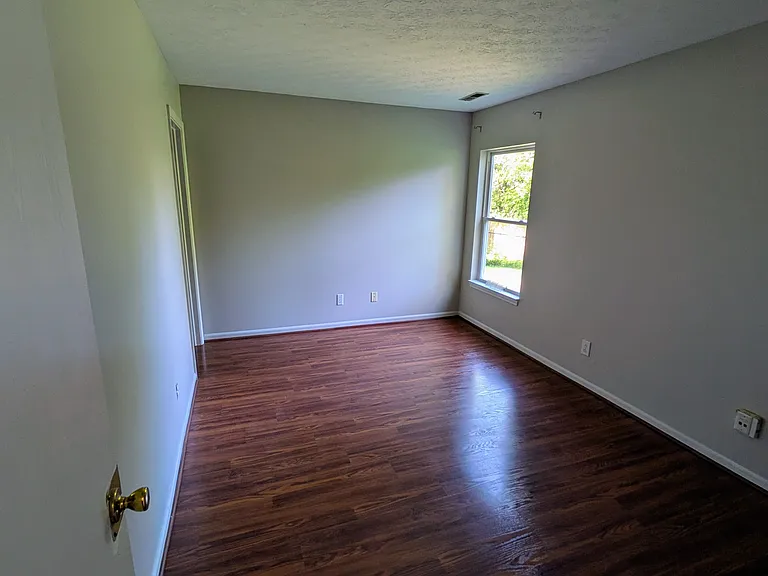 1065 Williamsburg Way — Photo 11