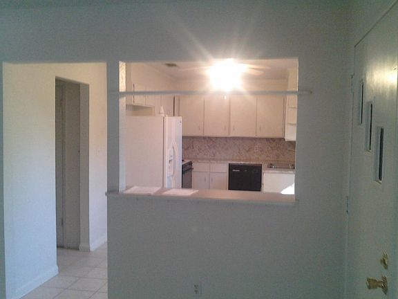 2nd image of 1002 Holton Ave #A