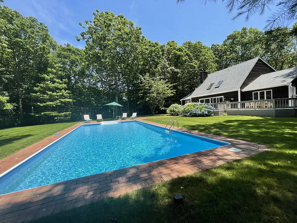 27 E Woods Path