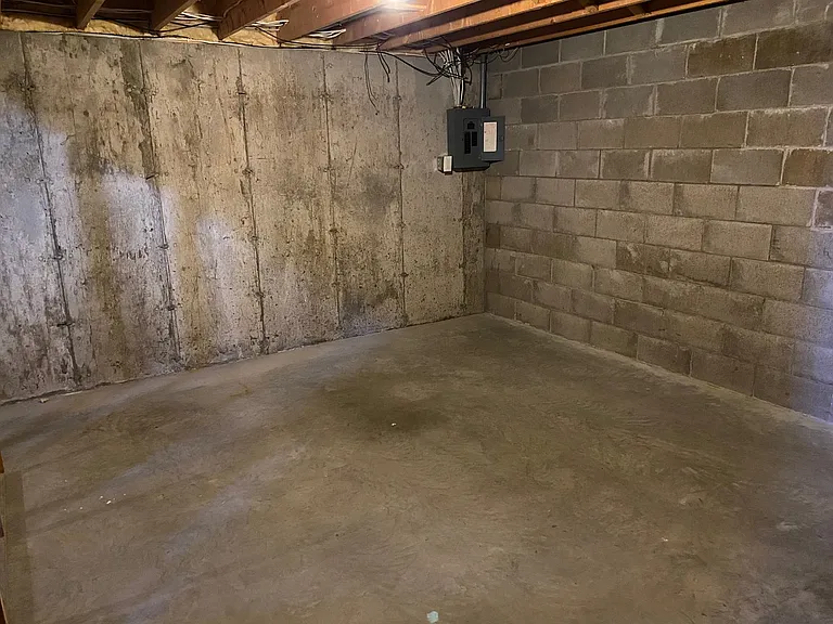 307 S Vine Ave — Photo 38