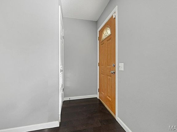2nd image of 11955 Red Barn Ct