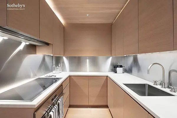 Rented by Sotheby's International Realty | media 22