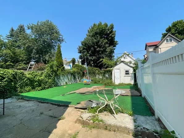 1677 Bay Ridge Avenue image 15 of 15