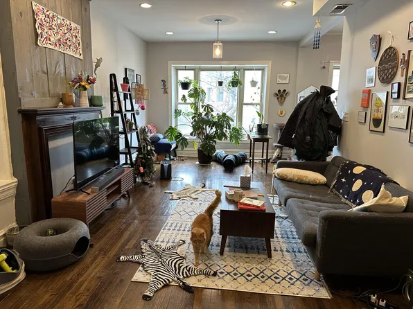 1917 W Evergreen Ave APT 2F, Chicago, IL 60622