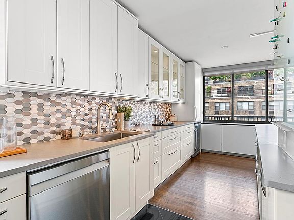 5th image of 343 E 74th St #11GJK