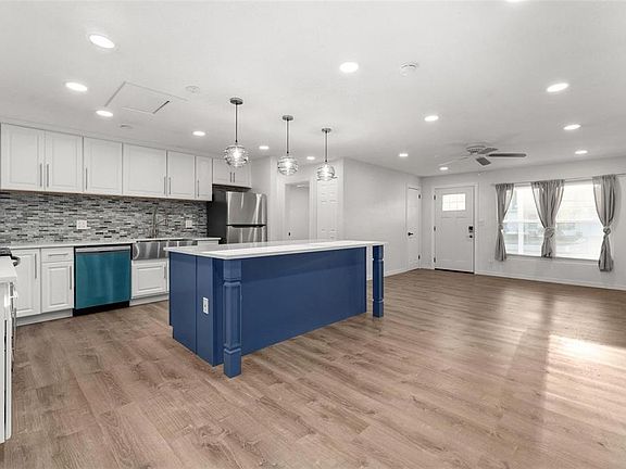 3rd image of 2203 Nottingham Rd