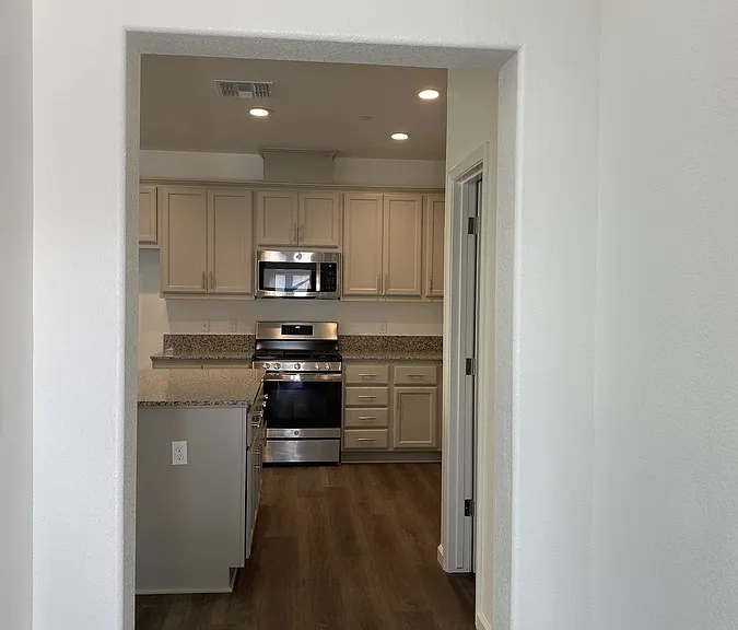 5012 Palisade Ave — Photo 2