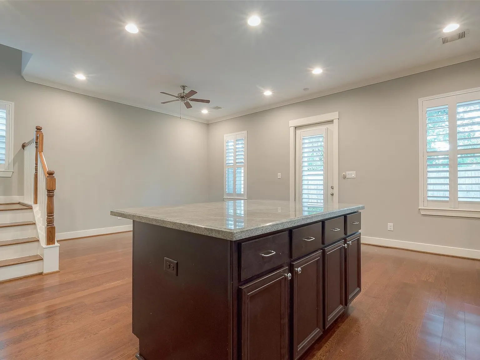 3 bed, 3.0 bath, 1707 sqft, $2,750 — Photo 3