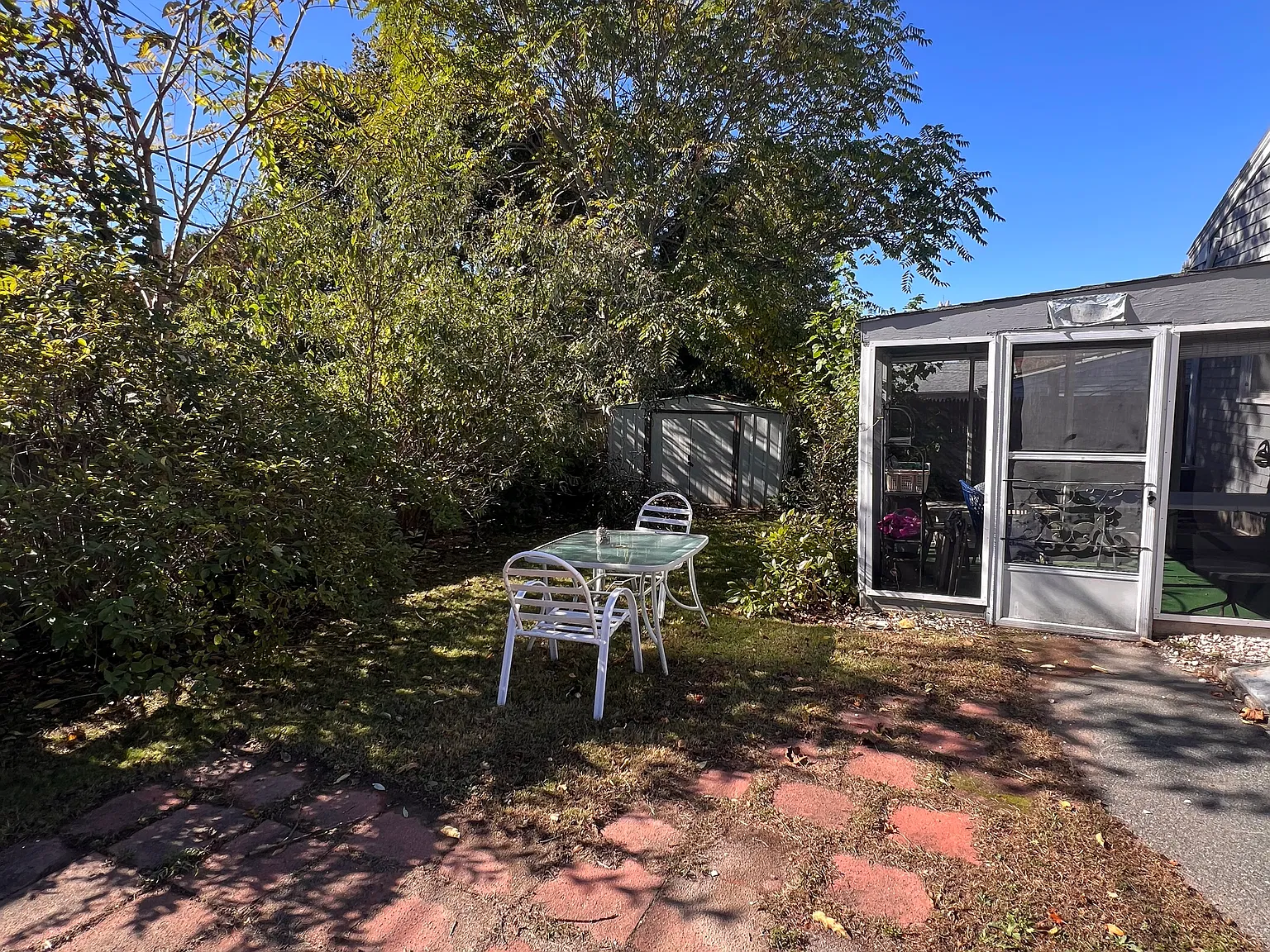 3 bed, 1008 sqft, $2,400 — Photo 3