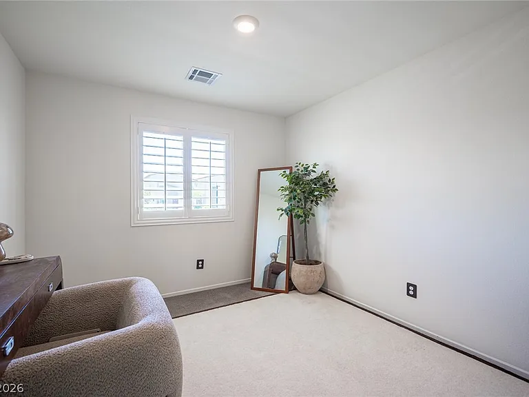 530 Gloster Ave — Photo 26