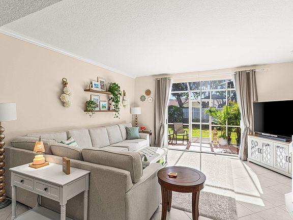 3rd image of 710 Sorrento Drive