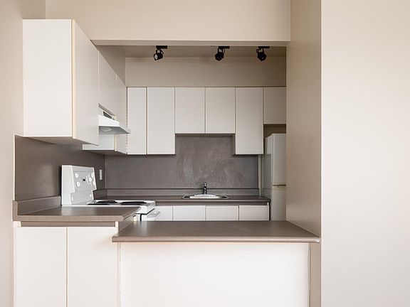5th image of 1970 W 41st Ave #311