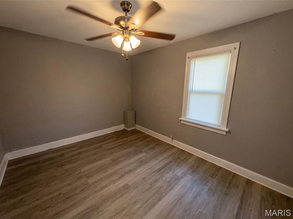 16th image of 4604 June Ave