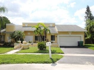 7498 NW 47th Pl, Lauderhill, FL 33319
